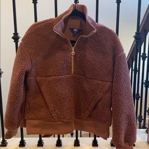 Women’s Sherpa quarter zip pull over